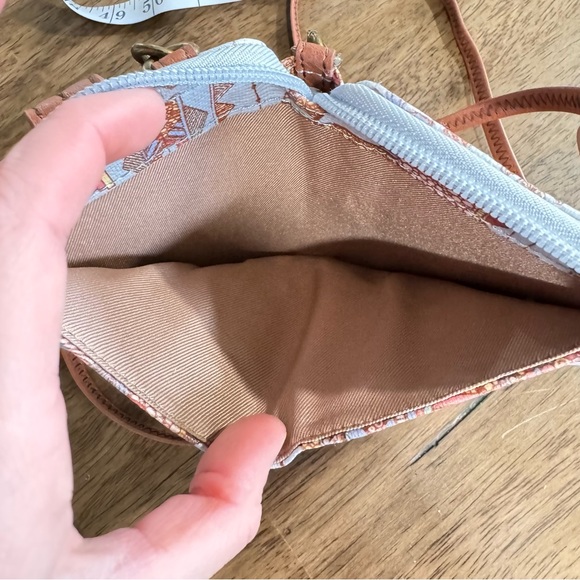 Sakroots crossbody wallet - Picture 10 of 10